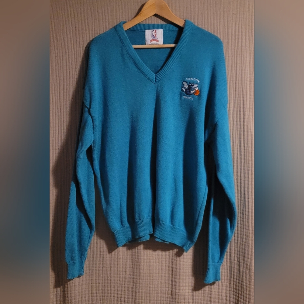 NBA Vintage Nutmeg Charlotte Hornets V-Neck Pullover Sweater Size Large